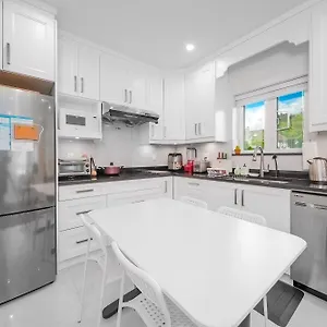 New Laneway House Near Airport, Downtown, Ubc Apartment